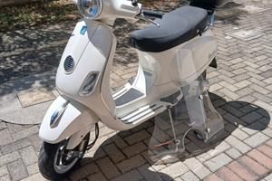 Piaggio Vespa 125 LXV