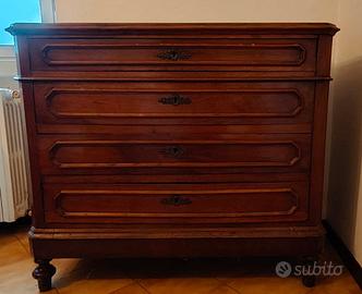 Mobile a cassettone antico in legno massello