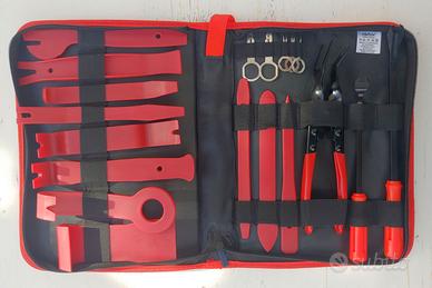 Set attrezzi carroziere per rivestimenti e modanat