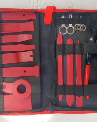Set attrezzi carroziere per rivestimenti e modanat