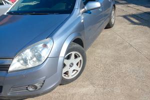 Opel Astra 1.7d pochi km