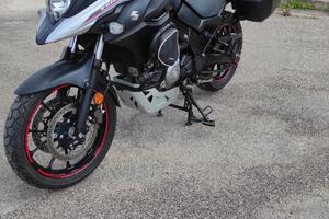 Suzuki V-Strom 650 come nuova e SUPERACCESSORIATA