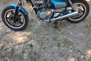 moto Honda CMT 400