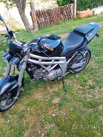 Moto 650 bicilindrica perfettamente funzionante