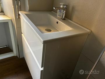 Mobile bagno con lavabo