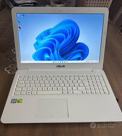 Laptop Asus F555U core i7 nvidia