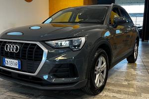 AUDI Q3 35 TDI quattro Business