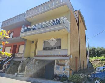 VILLA A SCHIERA D'ANGOLO A SAN SALVO