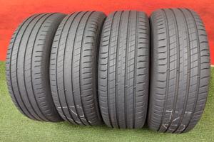 235 65 17 Gomme Estive 70-90% Michelin 235 65R17