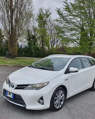 Toyota auris 1.8 benzina Hybrid