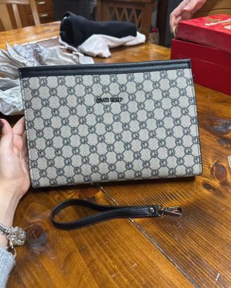 Pochette cover world nuova mai usata