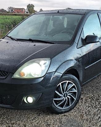 Pezzi carrozzeria ford 