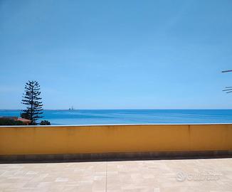 Bilocale Mansardato indipendente vista mare