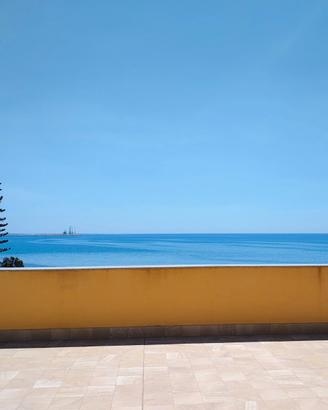 Bilocale Mansardato indipendente vista mare