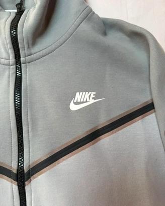 felpa Nike tech