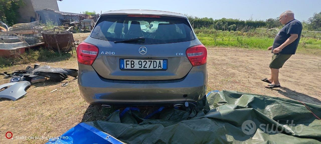 Mercedes-Benz B-Class 2015 photo 2