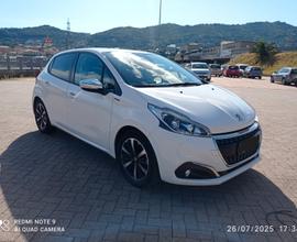 Peugeot 208 puretech 5 porte start&stop signature