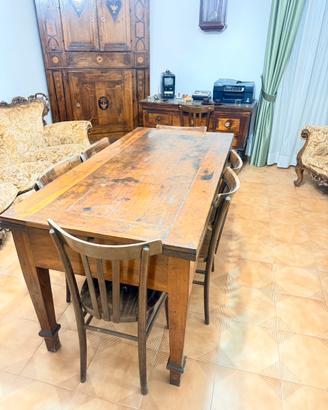 Sala da pranzo completa