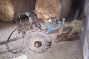 Aratro monovomere e zappatrice