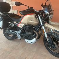 MOTO GUZZI V85 TT TRAVEL, PRONTA PER L'avventura