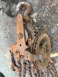 Paranco antico a catena - inizio anni ‘900 - Roma