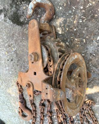 Paranco antico a catena - inizio anni ‘900 - Roma