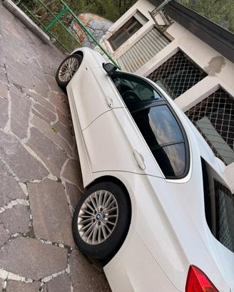 Bmw f30 serie 320d 2012