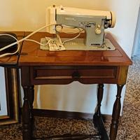Macchina da cucire Necchi