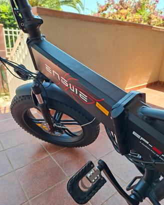 Bici elettrica Engwe con motore da 750 watt 
