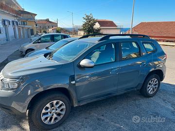 Dacia duster 2023 gpl benzina