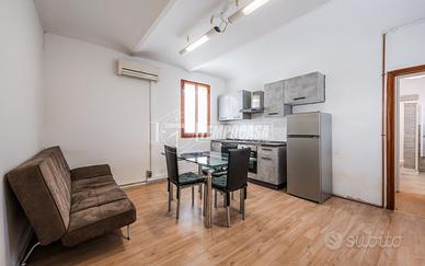 Appartamento con Ingresso Indipendente Al Piano Te