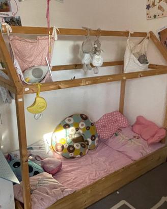 Lettino montessori a casetta
