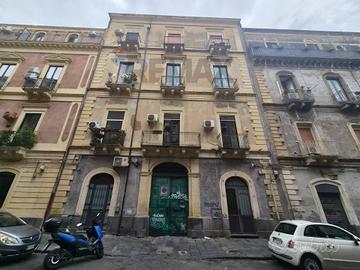 App. d'epoca nel cuore di Catania