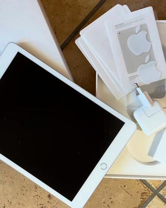 iPad 7th generazione colore argento 32 GB