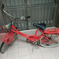 Bicicletta vintage rossa