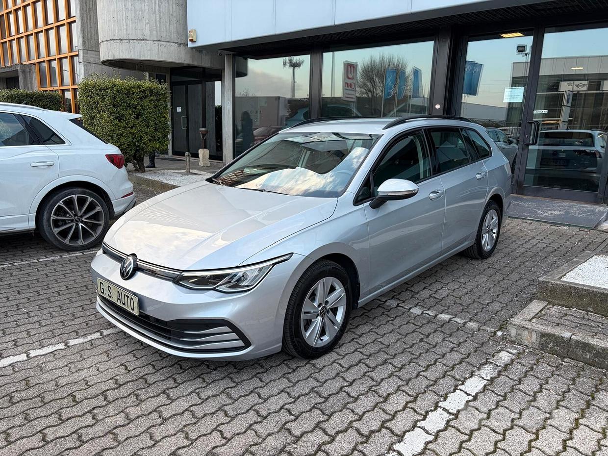 VOLKSWAGEN Golf 8ª serie