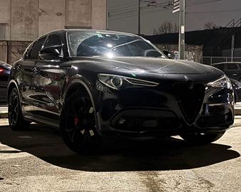 Stelvio preium con tettuccio 210cv