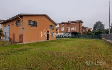 Locale con possibilità di creare unità abitativa i