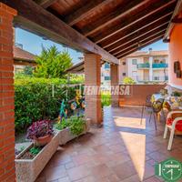 Villetta a schiera con box auto