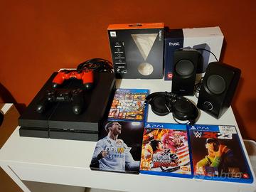 Ps4 completa+ accessori