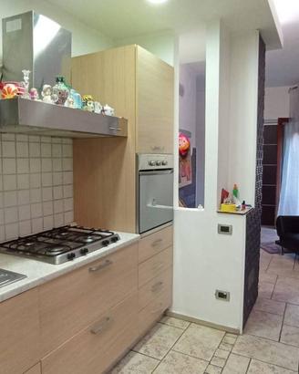 Appartamento di 90 m² con 4 locali a Giardini-Naxo