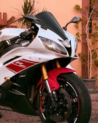 Yamaha R6