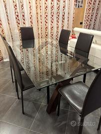 Tavolo pranzo e sedie