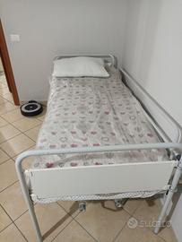 letto ospedaliero.