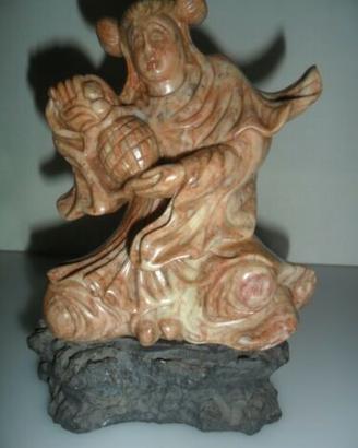 Scultura in giada di dama cinese