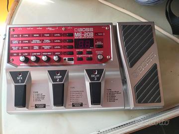 Pedaliera multieffetto per basso BOSS ME-20B