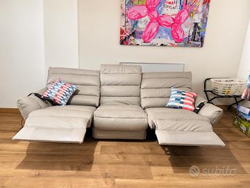 Divano Chateau d’Ax vera pelle con 2 recliner