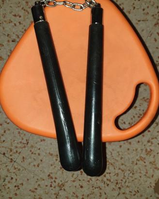 Nunchaku in gomma dura con catena