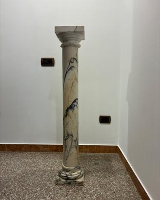 Colonna decorativa in marmo naturale – piedistallo