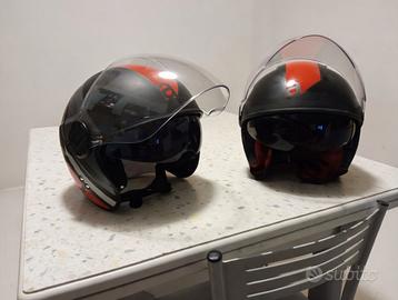 due caschi aprilia